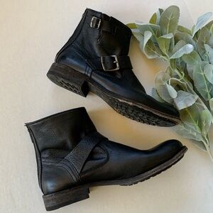 Frye Tyler Engineer Leather Ankle Boots in Black